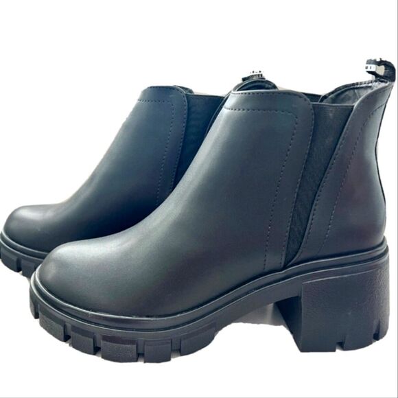 True Religion Slip-On Logo Ankle Lug Boots - Picture 3 of 6